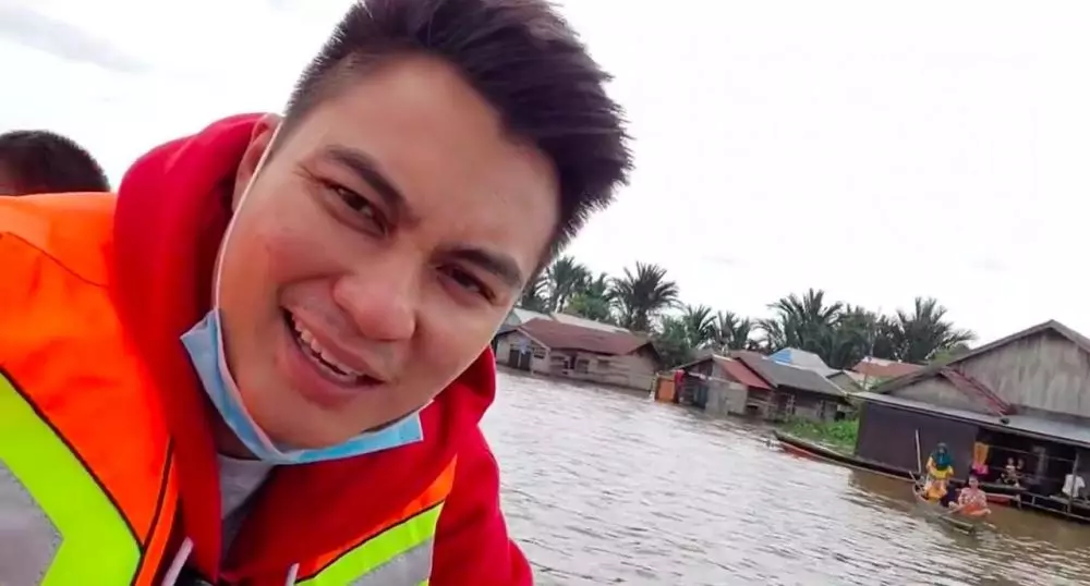 Baim Wong kunjungi korban banjir © 2021 brilio.net