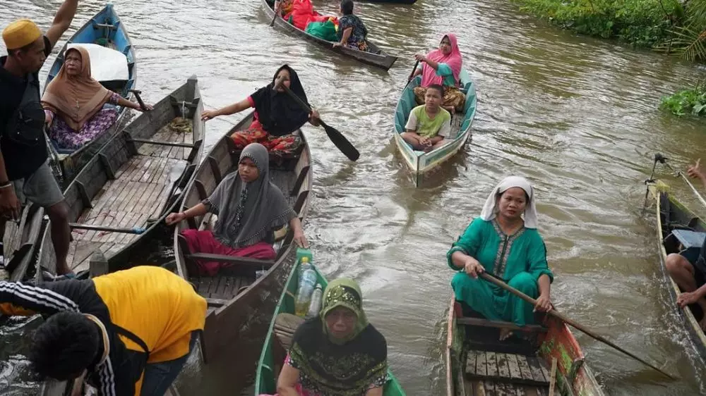 Baim Wong kunjungi korban banjir © 2021 brilio.net