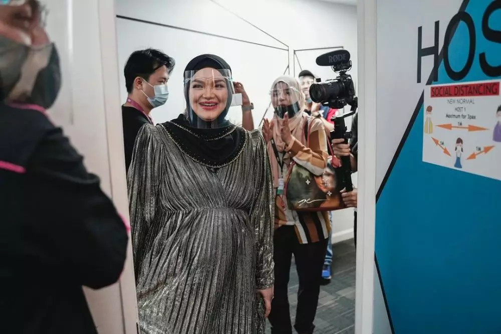 Momen kejutani ultah Siti Nurhaliza © Instagram Momen kejutani ultah Siti Nurhaliza © Instagram