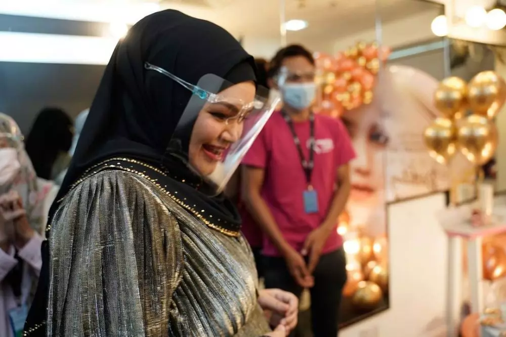 Momen kejutani ultah Siti Nurhaliza © Instagram Momen kejutani ultah Siti Nurhaliza © Instagram