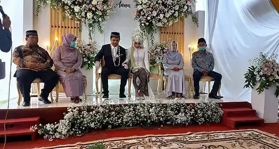 Momen Uta adik Billy Syahputra menikah © 2021 brilio.net Momen Uta adik Billy Syahputra menikah © 2021 brilio.net