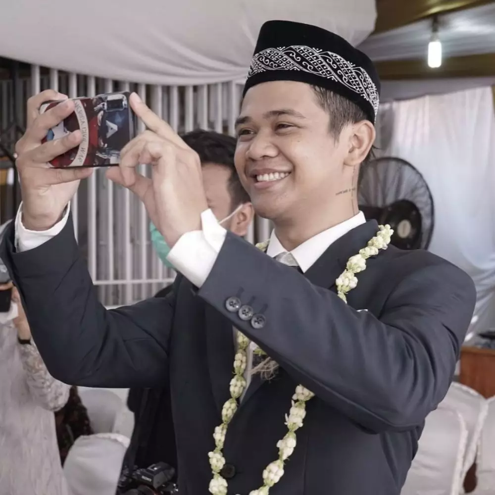 Momen Uta adik Billy Syahputra menikah © 2021 brilio.net Momen Uta adik Billy Syahputra menikah © 2021 brilio.net