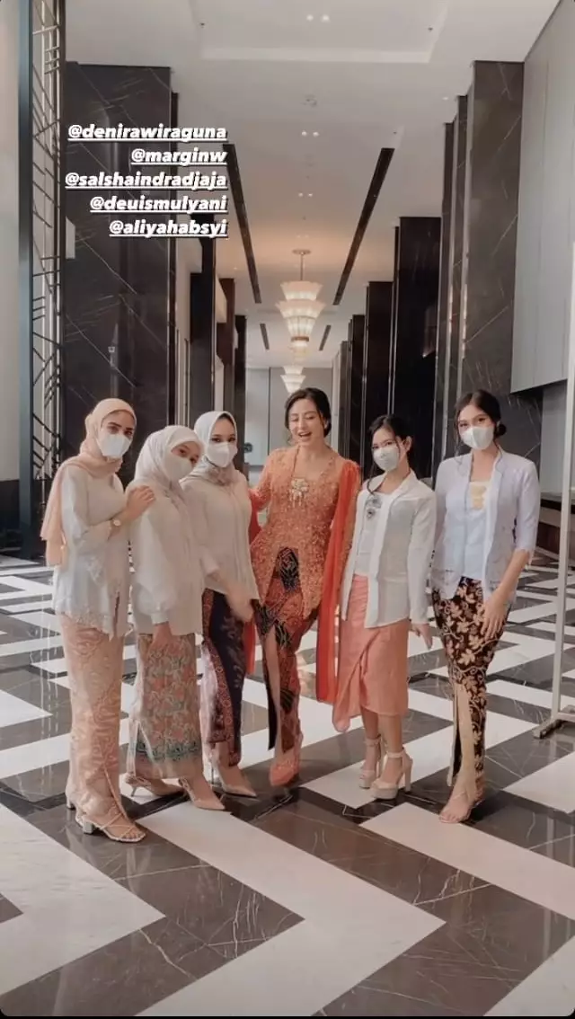 Lesty Kejora di pertunangan Margin Wieheerm © Instagram Lesty Kejora di pertunangan Margin Wieheerm © Instagram