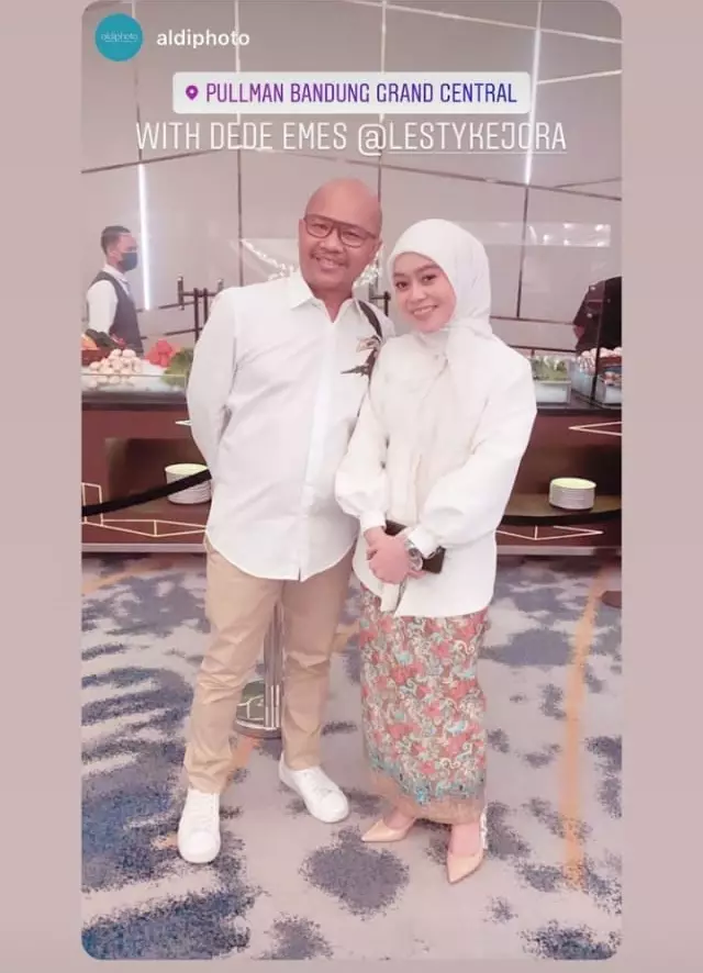 Lesty Kejora di pertunangan Margin Wieheerm © Instagram Lesty Kejora di pertunangan Margin Wieheerm © Instagram