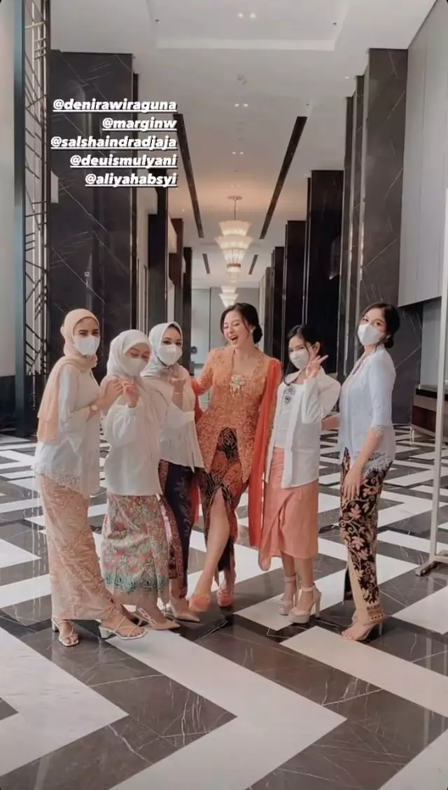 Lesty Kejora di pertunangan Margin Wieheerm © Instagram Lesty Kejora di pertunangan Margin Wieheerm © Instagram