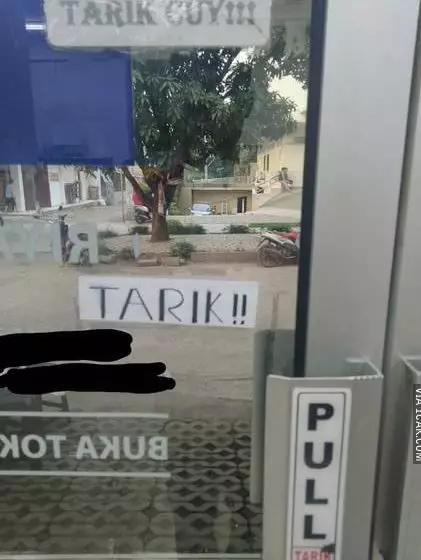 instruksi absurd yang ada di pintu Berbagai sumber