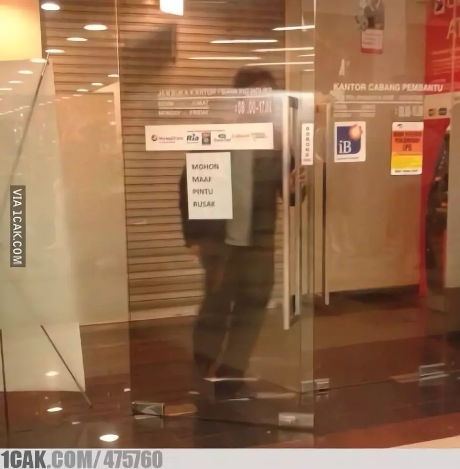 instruksi absurd yang ada di pintu Berbagai sumber