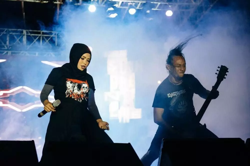 tantri syanlindri manggung © Instagram tantri syanlindri manggung © Instagram