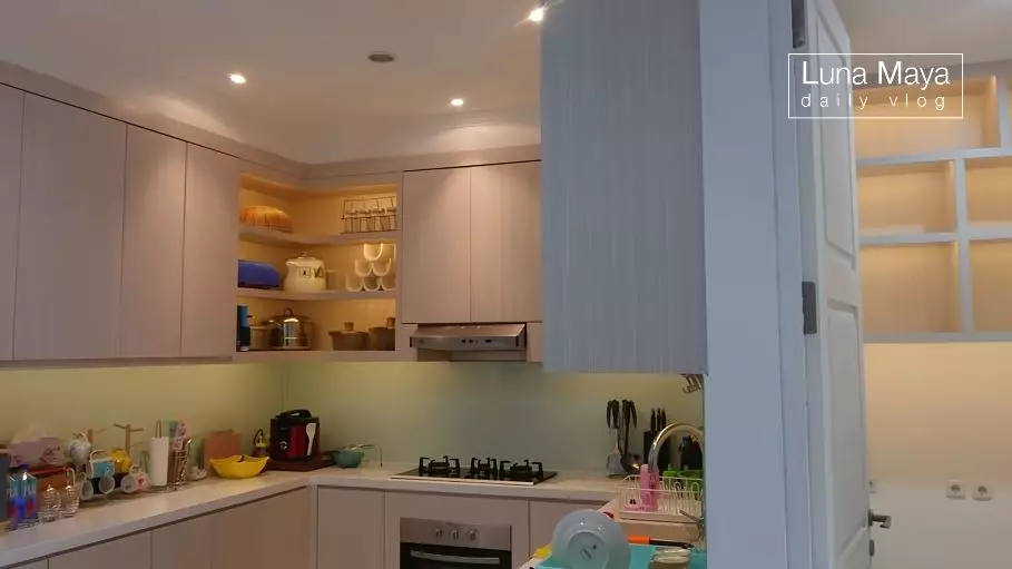 dapur baru Luna Maya © 2021 brilio.net