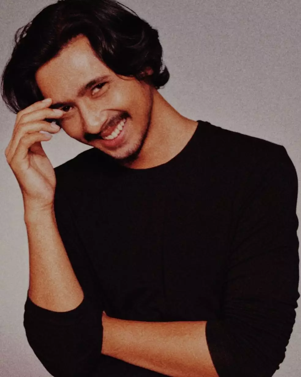 Arya Saloka berewok dan gondrong © Instagram