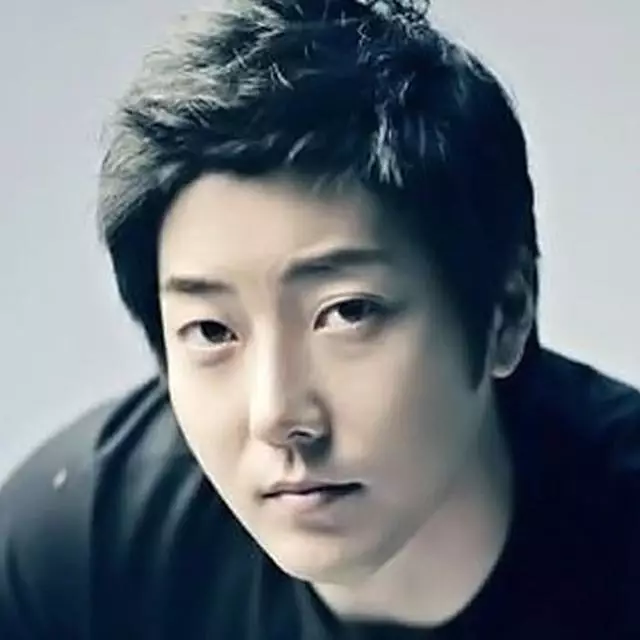 Artis Korea meninggal di usia muda © 2021 brilio.net Artis Korea meninggal di usia muda © 2021 brilio.net