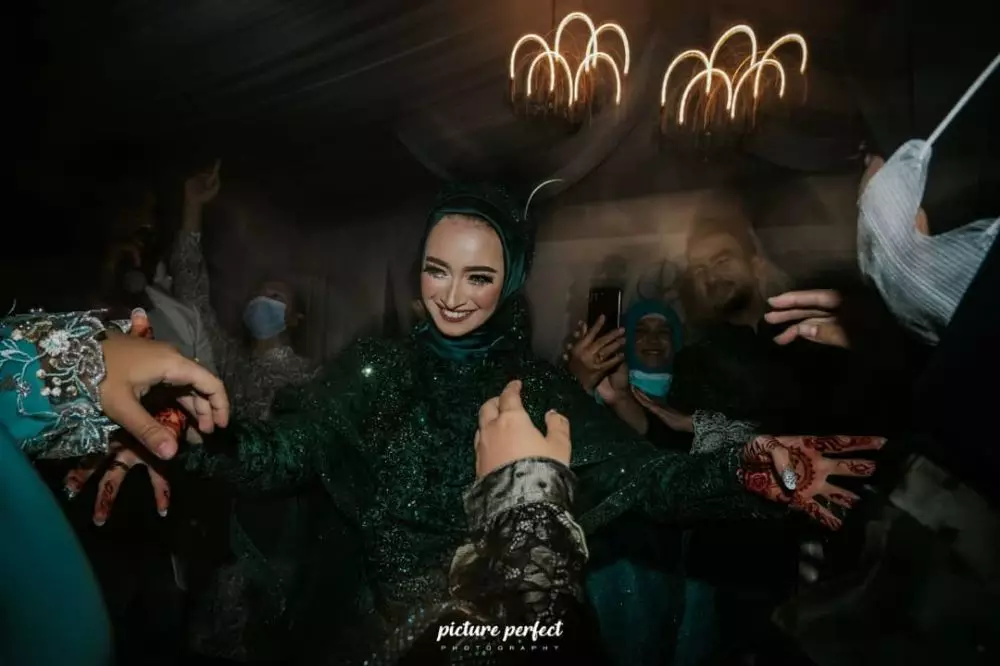 Henna Night Reza © 2021 brilio.net Henna Night Reza © 2021 brilio.net