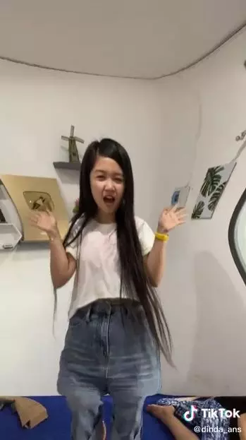 tiktok gunakan efek Wacky Mirror TikTok tiktok gunakan efek Wacky Mirror TikTok