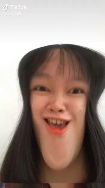 tiktok gunakan efek Wacky Mirror TikTok tiktok gunakan efek Wacky Mirror TikTok