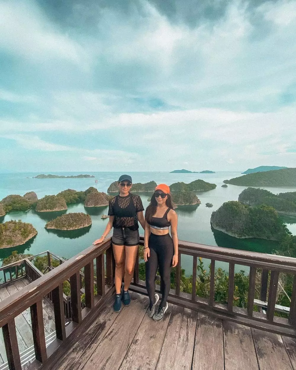 pesinetron pamer perut sixpack © Instagram