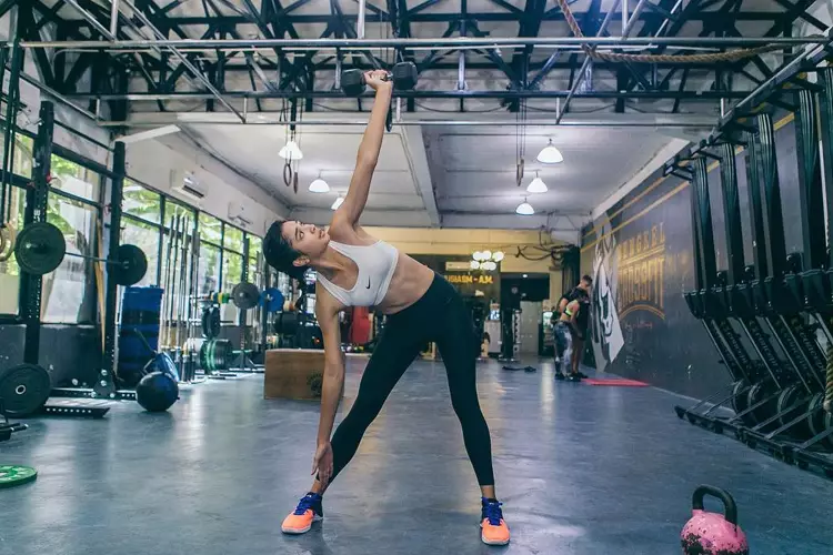 pesinetron pamer perut sixpack © Instagram