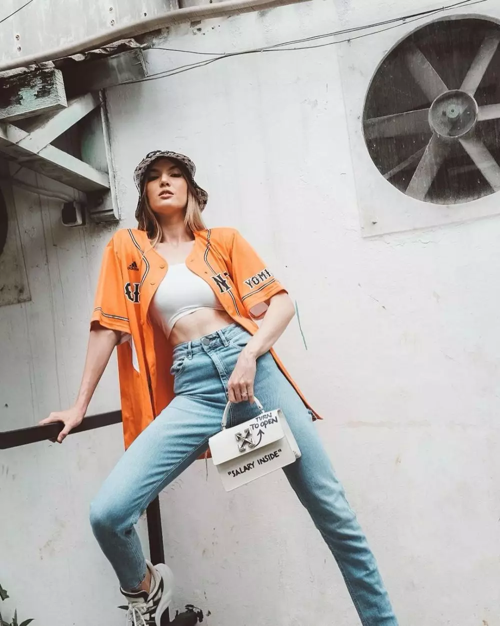 pesinetron pamer perut sixpack © Instagram