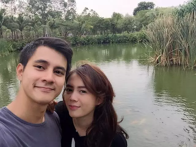 Momen mesra Carlo Milk dan istri © Instagram Momen mesra Carlo Milk dan istri © Instagram
