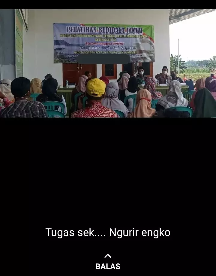 Kelakuan lucu kurir © Twitter Kelakuan lucu kurir © Twitter