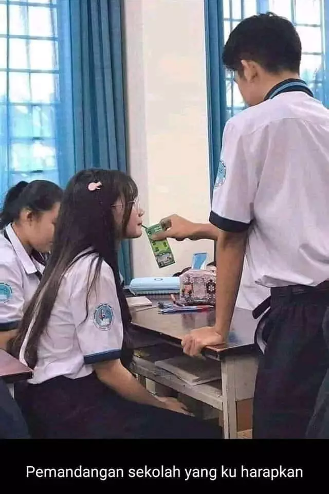 Kelakuan lucu bikin kangen sekolah © berbagai sumber Kelakuan lucu bikin kangen sekolah © berbagai sumber