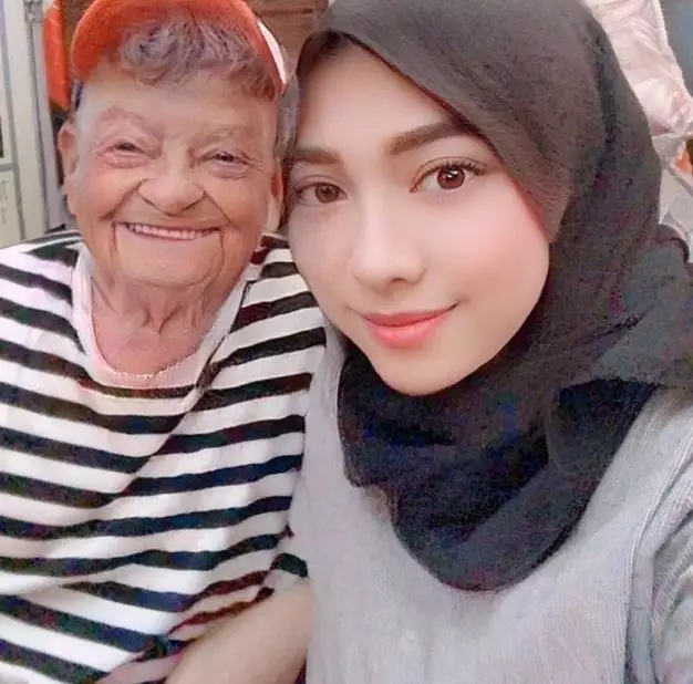 aksi kocak Melly & Hedi © Instagram aksi kocak Melly & Hedi © Instagram