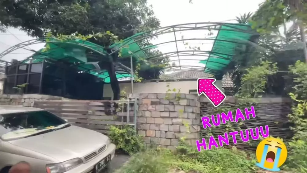 rumah lama Rieta Amilia © YouTube rumah lama Rieta Amilia © YouTube