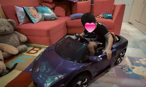 Atta beri hadiah mewah untuk Arsya Hermansyah © YouTube