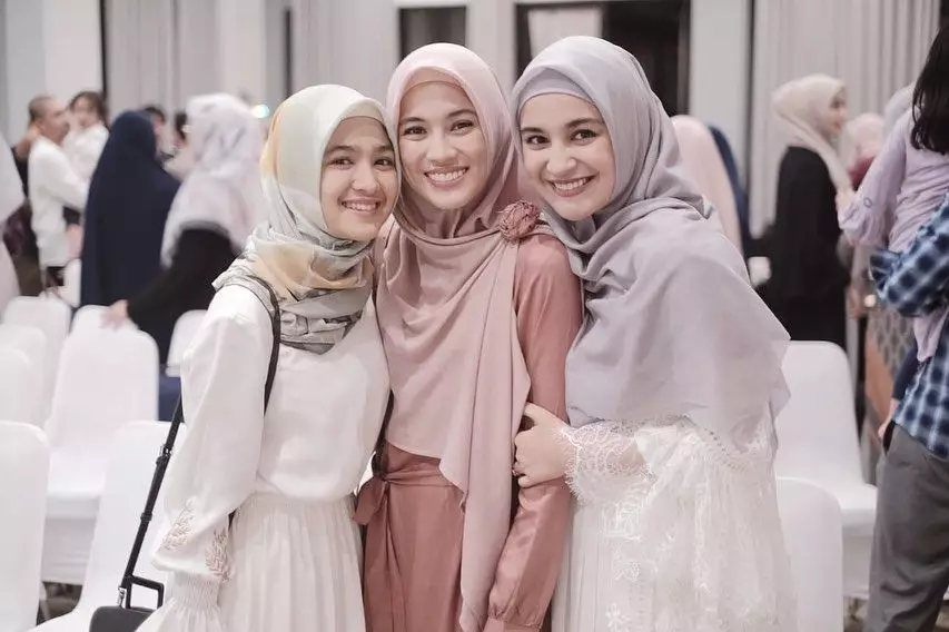 Potret akrab Alyssa Soebandono dan Cut Syifa Instagram Potret akrab Alyssa Soebandono dan Cut Syifa Instagram