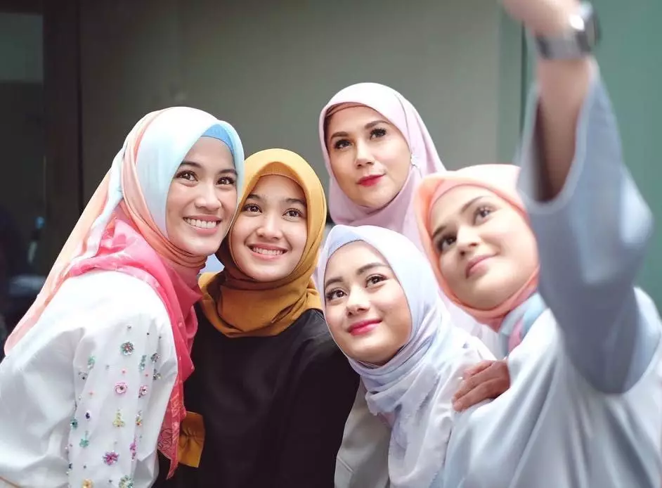 Potret akrab Alyssa Soebandono dan Cut Syifa Instagram Potret akrab Alyssa Soebandono dan Cut Syifa Instagram