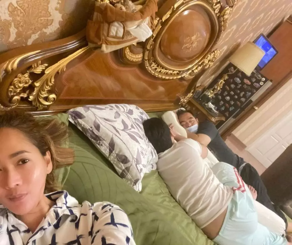 Inul pamer foto Adam Suseno tidur pakai masker Instagram