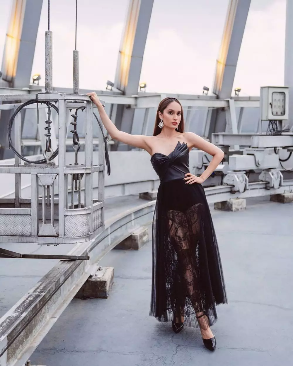 pemotretan cinta laura black swan © Instagram pemotretan cinta laura black swan © Instagram