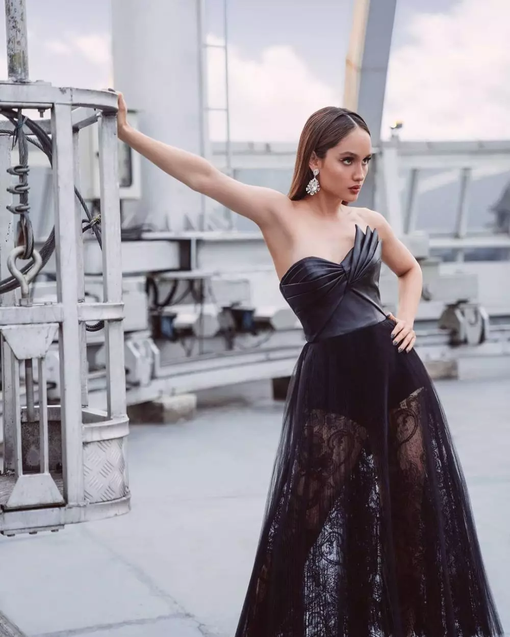 pemotretan cinta laura black swan © Instagram pemotretan cinta laura black swan © Instagram