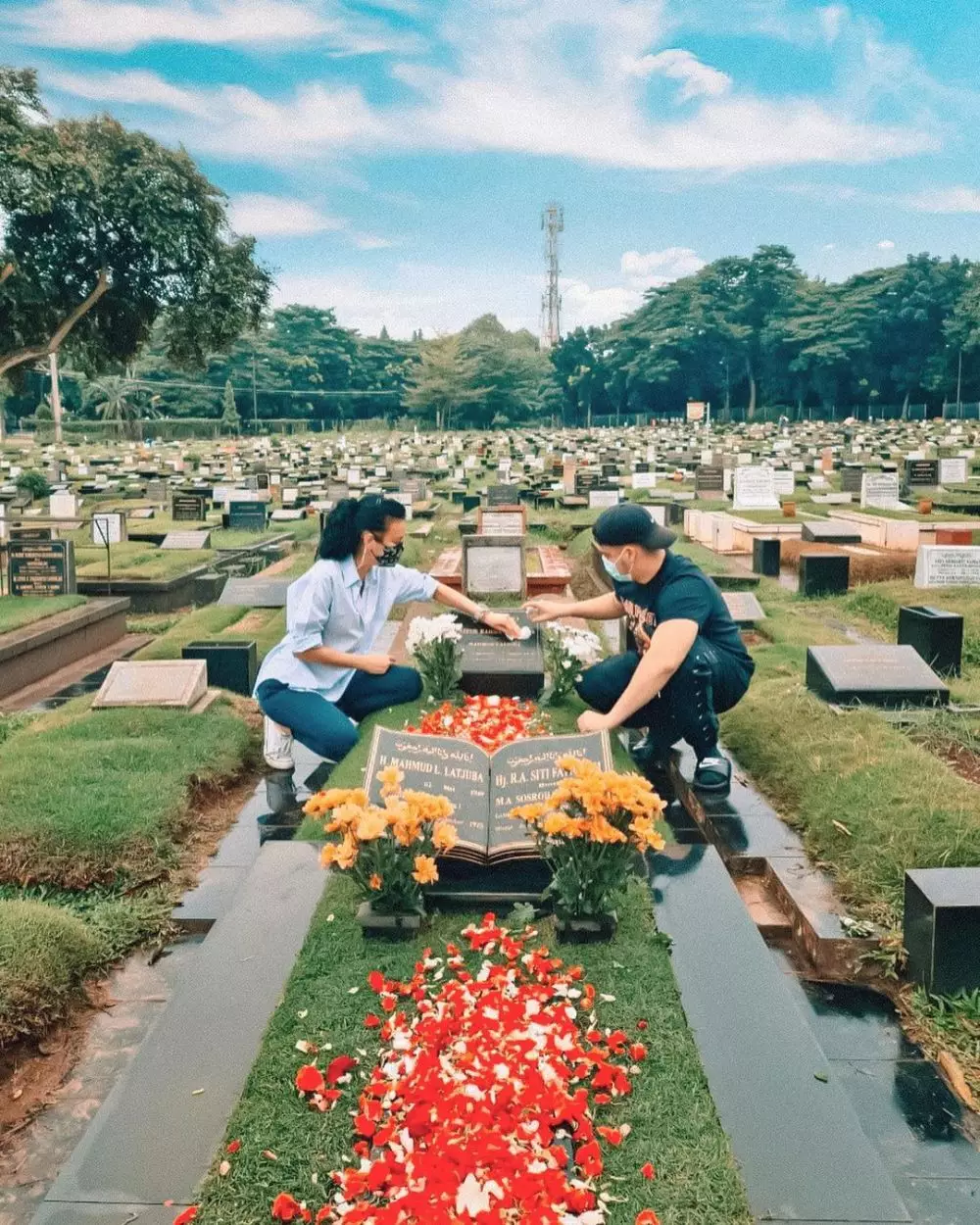 sophia ziarah makam © Instagram