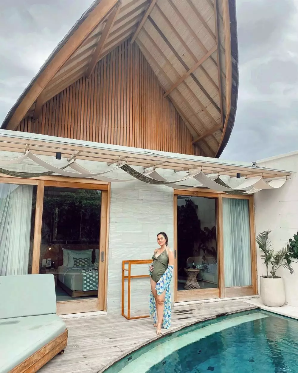 baby bump Tengku Dewi Putri © berbagai sumber