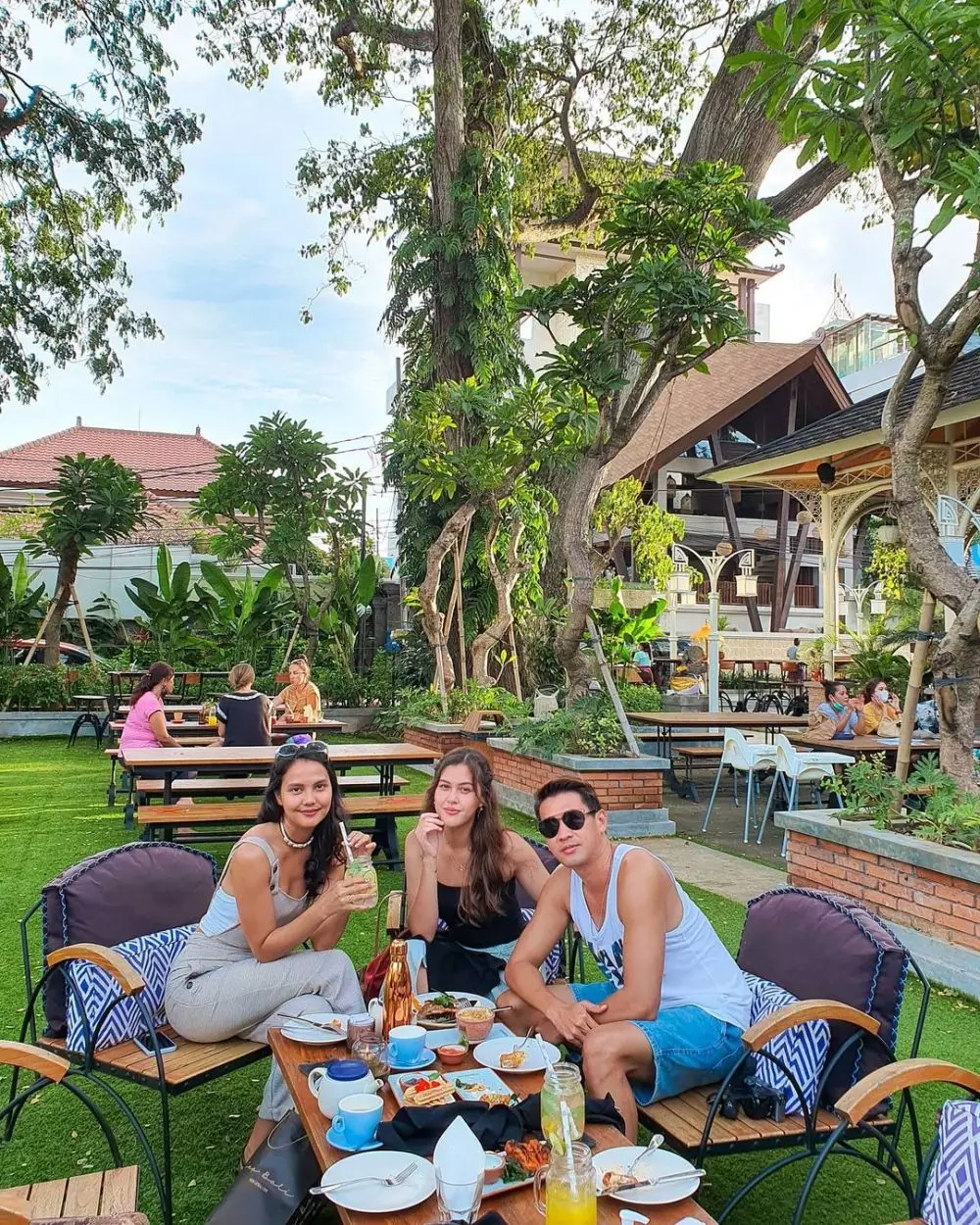 rebecca dan hessel liburan © Instagram