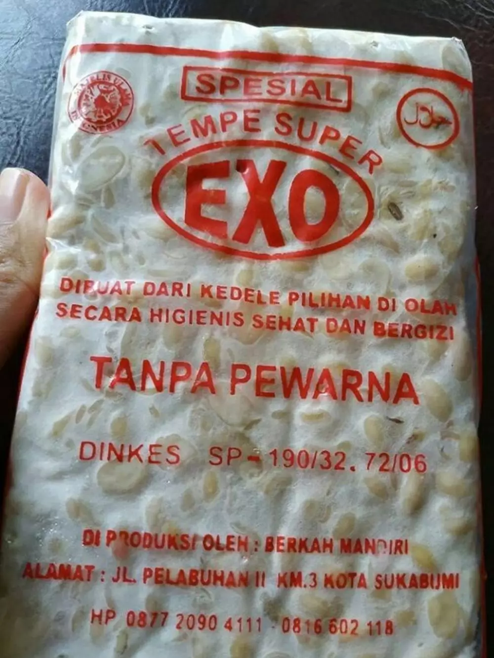 Tulisan di kemasan tempe © berbagai sumber Tulisan di kemasan tempe © berbagai sumber