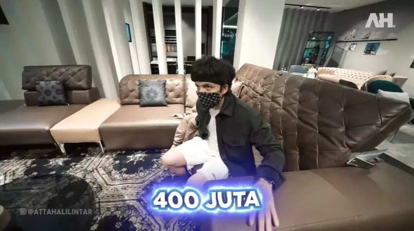 atta aurel belanja perabotan © YouTube