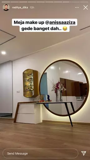 walk in closet Raditya Dika © 2021 brilio.net walk in closet Raditya Dika © 2021 brilio.net