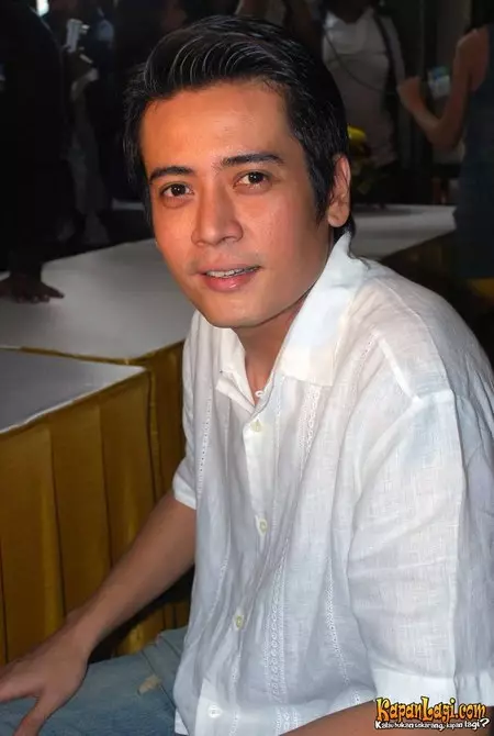 Potret lawas 8 pesinetron tampan saat jadi model majalah Instagram Potret lawas 8 pesinetron tampan saat jadi model majalah Instagram