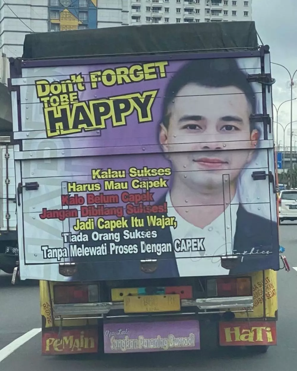 Rafathar foto bareng supir truk berwajah Raffi Instagram