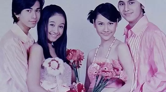 penyanyi cantik saat main sinetron Berbagai sumber