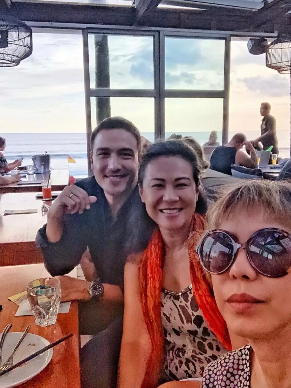 Potret seleb tampan blasteran bareng ibunya Instagram