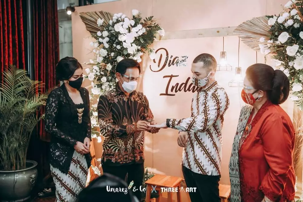 pertunangan indah indriana © Instagram