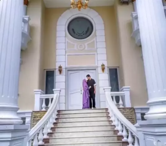 Sheina Abdat dan suami © Instagram Sheina Abdat dan suami © Instagram