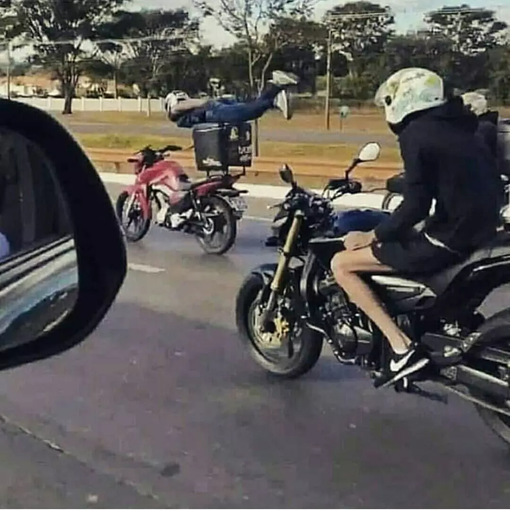 momen tak terduga di jalan © Instagram