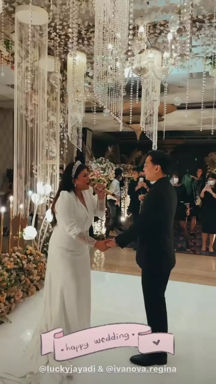 momen pernikahan regina © Instagram