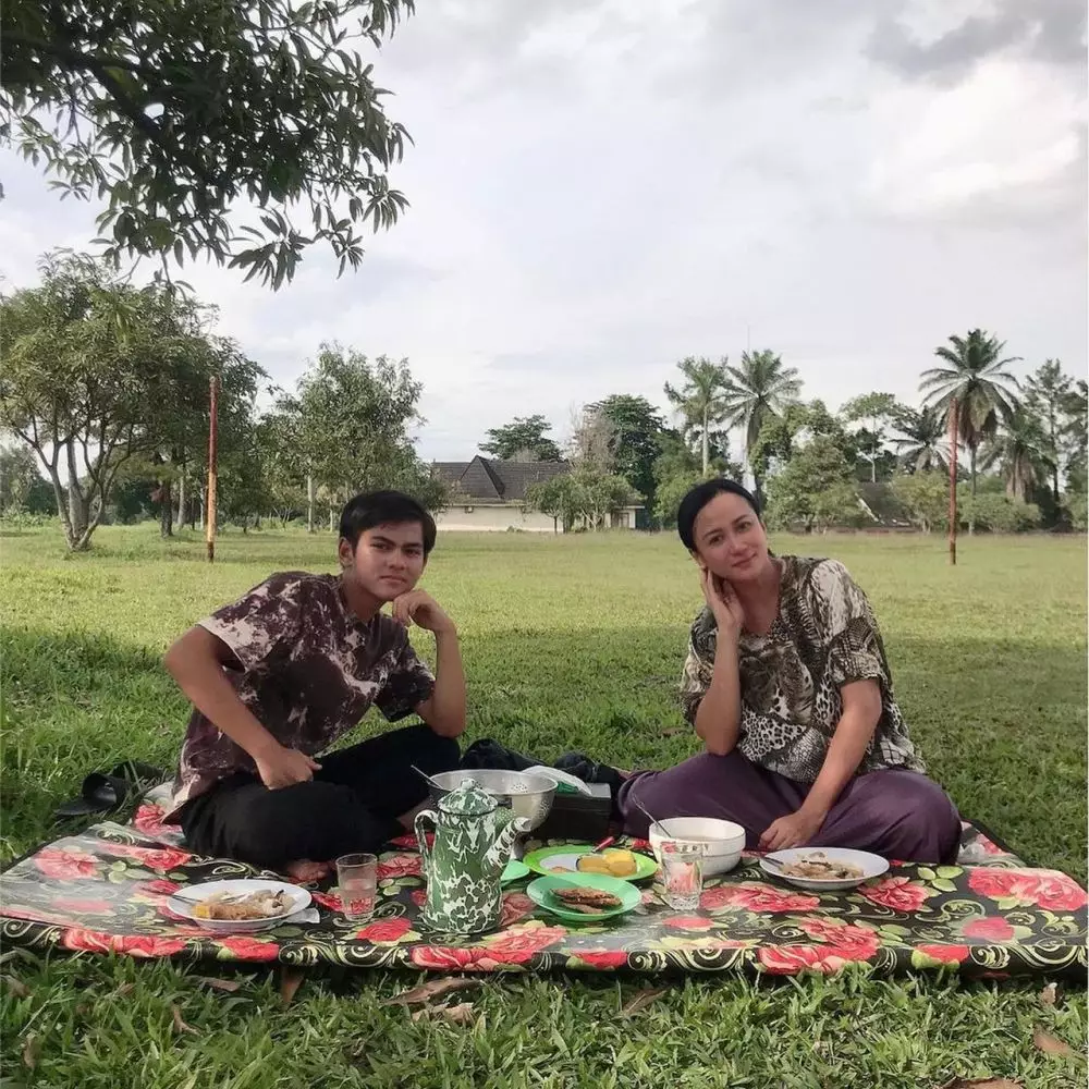 kebersamaan rey bong dan ria probo © Instagram kebersamaan rey bong dan ria probo © Instagram