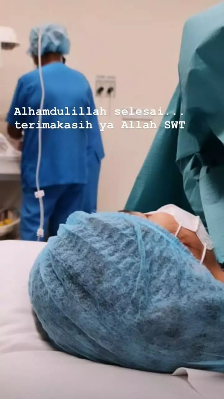 momen whulandary melahirkan © Instagram