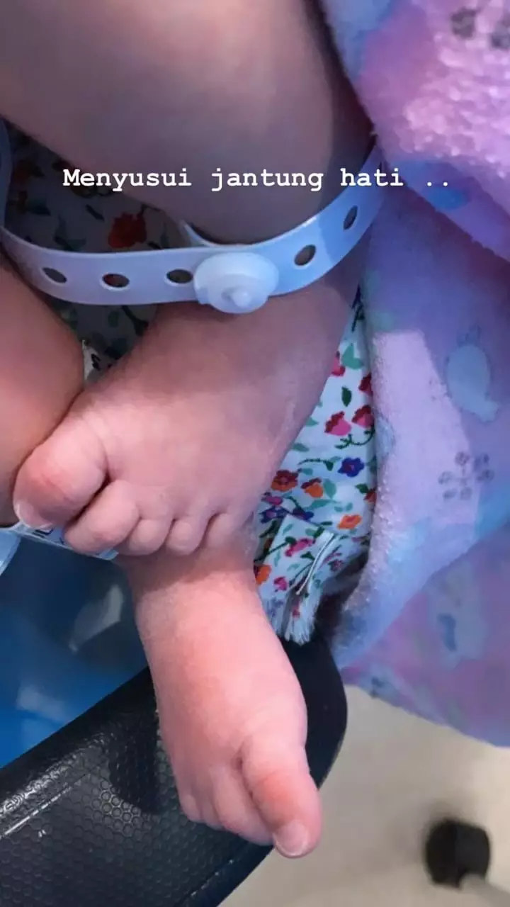 momen whulandary melahirkan © Instagram