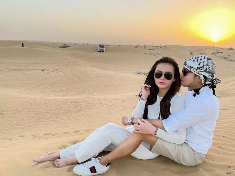 Abash dan pacar barunya Instagram